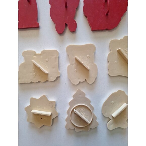 Tupperware & Hutzler 19 Holiday Plastic Cookie Cutters Christmas Easter Vintage - Picture 13 of 14
